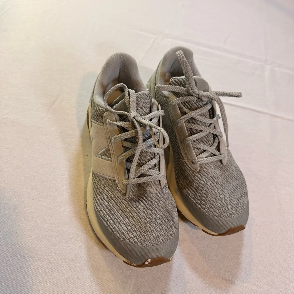 New Balance Big Kid Size 5W Athleisure Sporty Running Shoes Gray Performance EUC